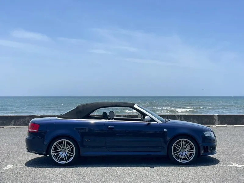 アウディ RS4 カブリオレ