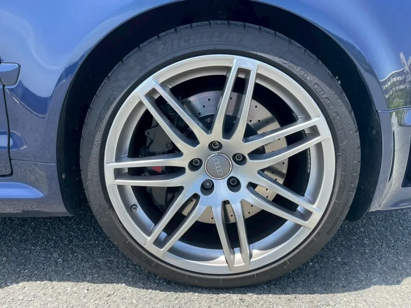 アウディ RS4 カブリオレ