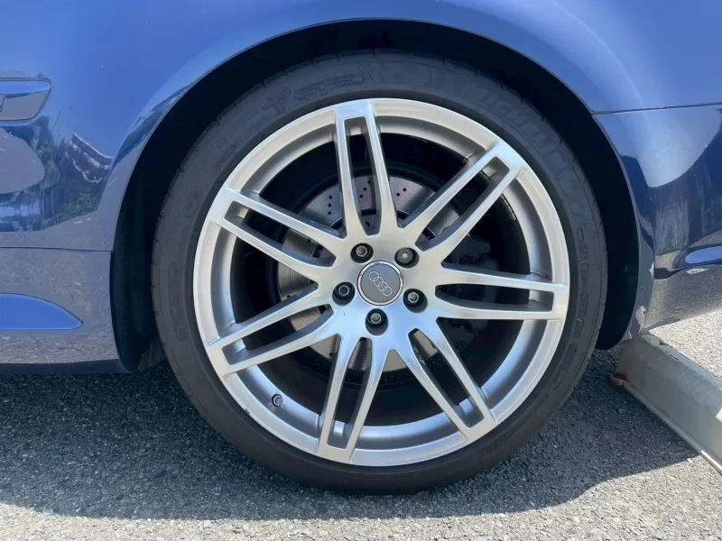 アウディ RS4 カブリオレ