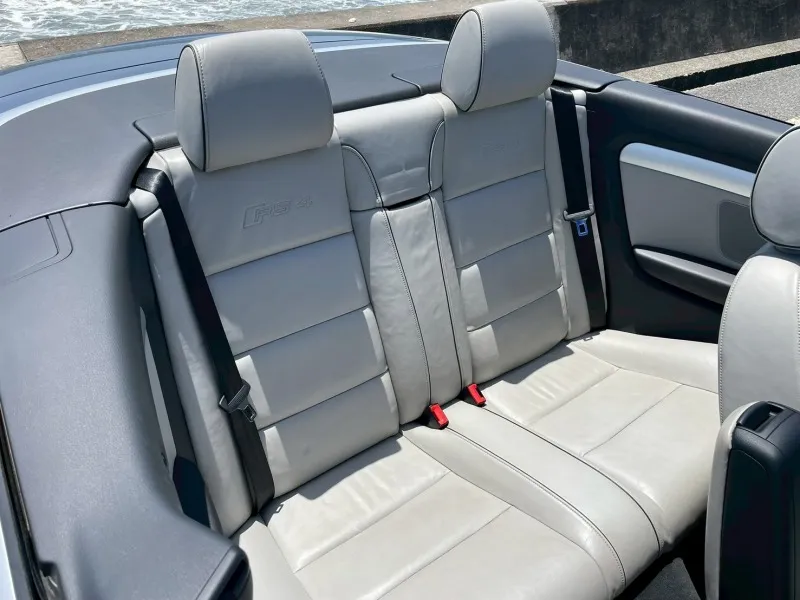 アウディ RS4 カブリオレ