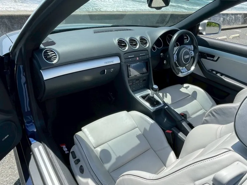 アウディ RS4 カブリオレ