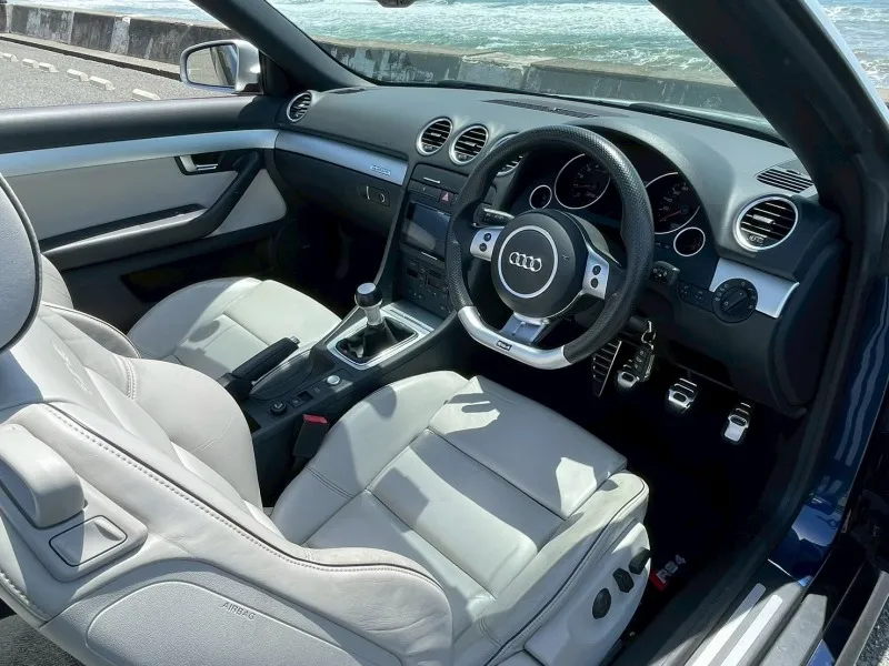 アウディ RS4 カブリオレ