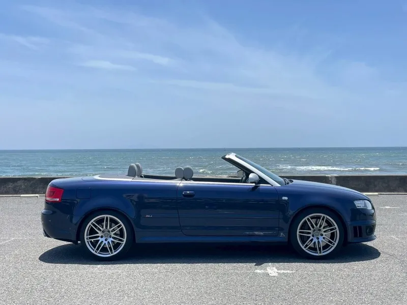 アウディ RS4 カブリオレ