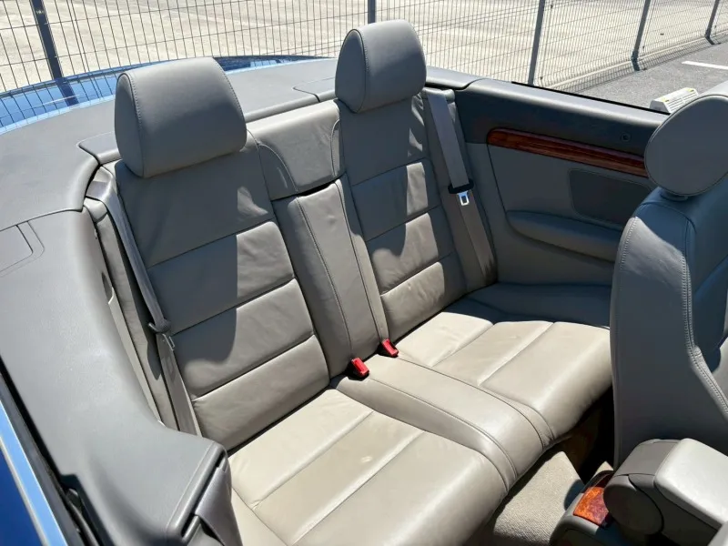 アウディ A4 カブリオレ