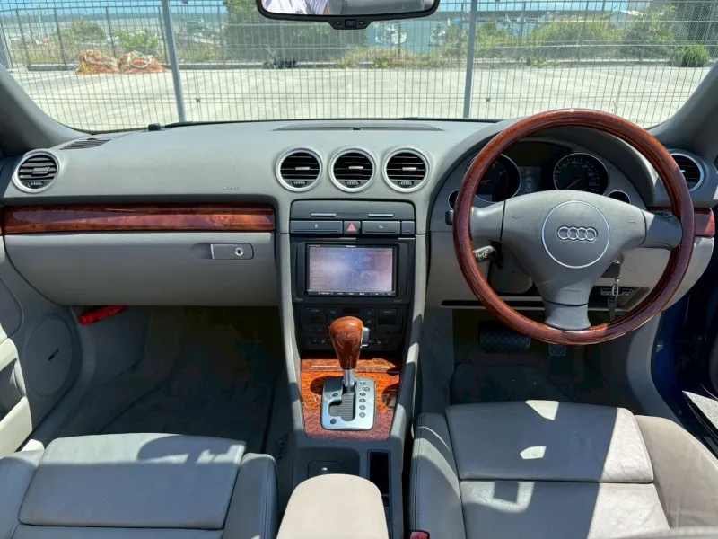 アウディ A4 カブリオレ