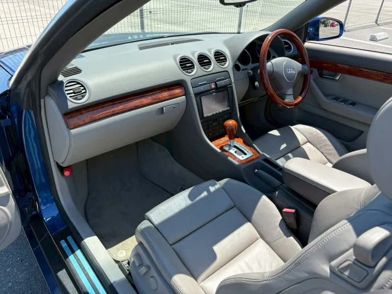 アウディ A4 カブリオレ