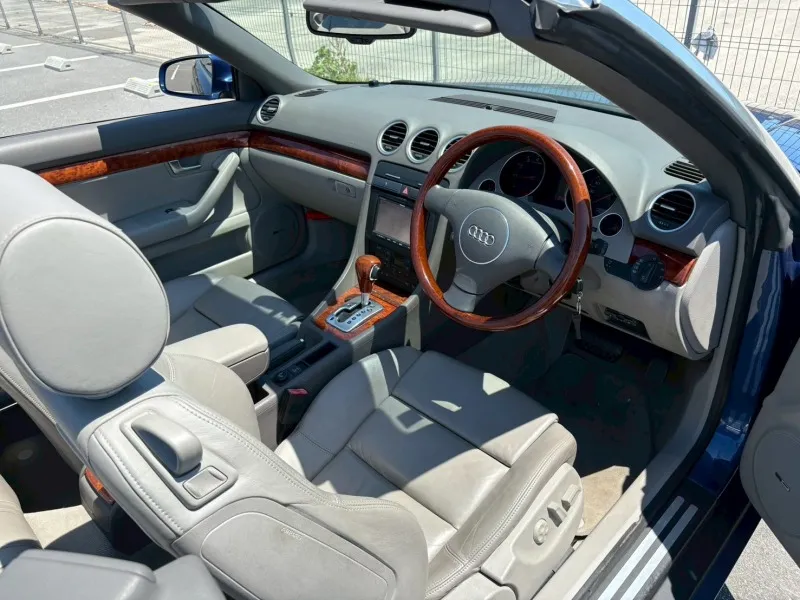 アウディ A4 カブリオレ