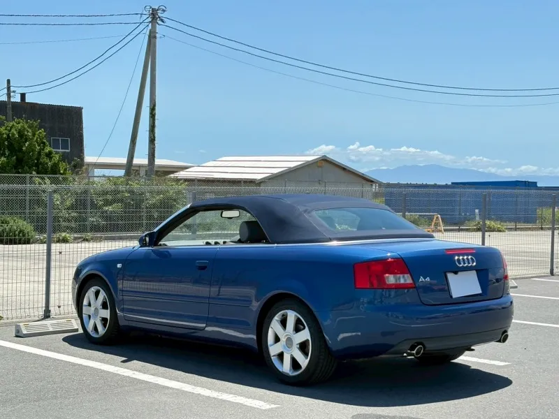 アウディ A4 カブリオレ