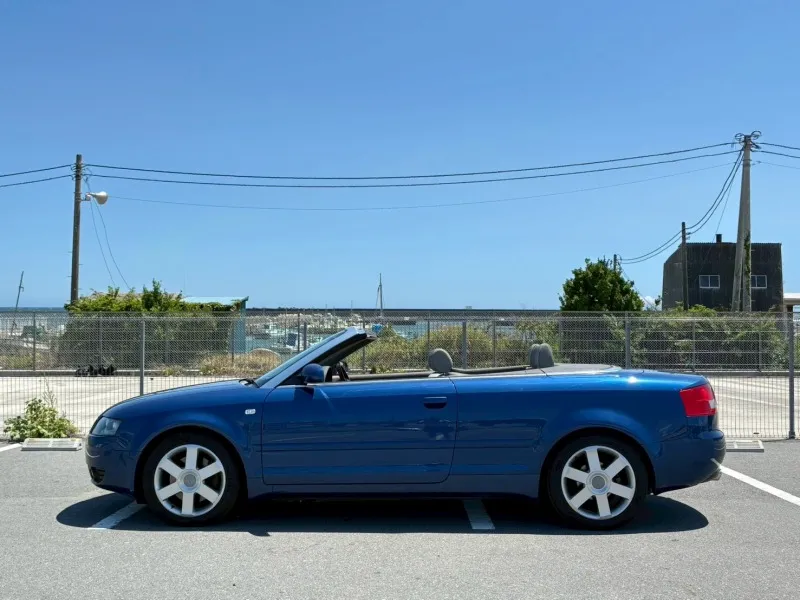 アウディ A4 カブリオレ
