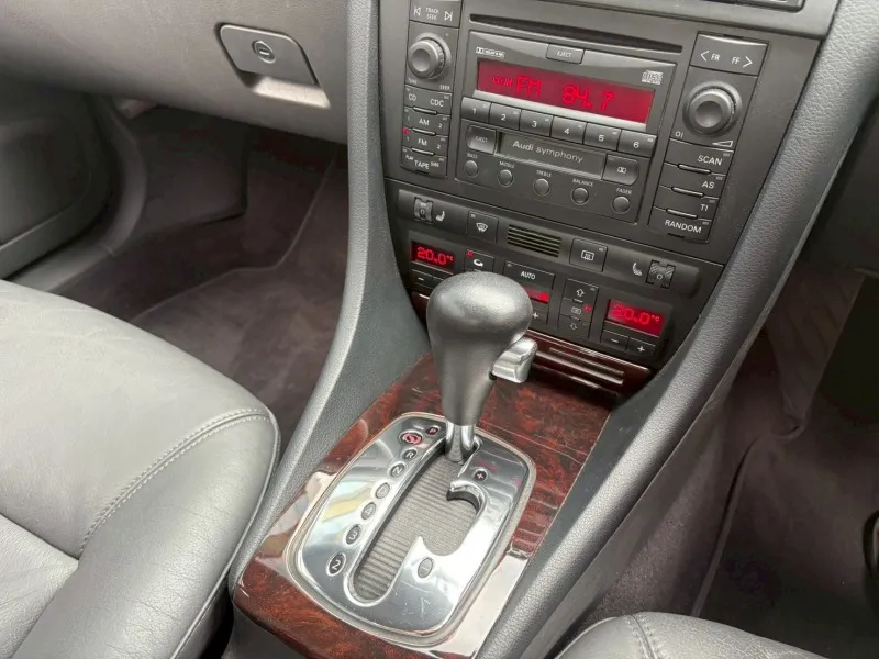 アウディ A6 2.8クワトロ