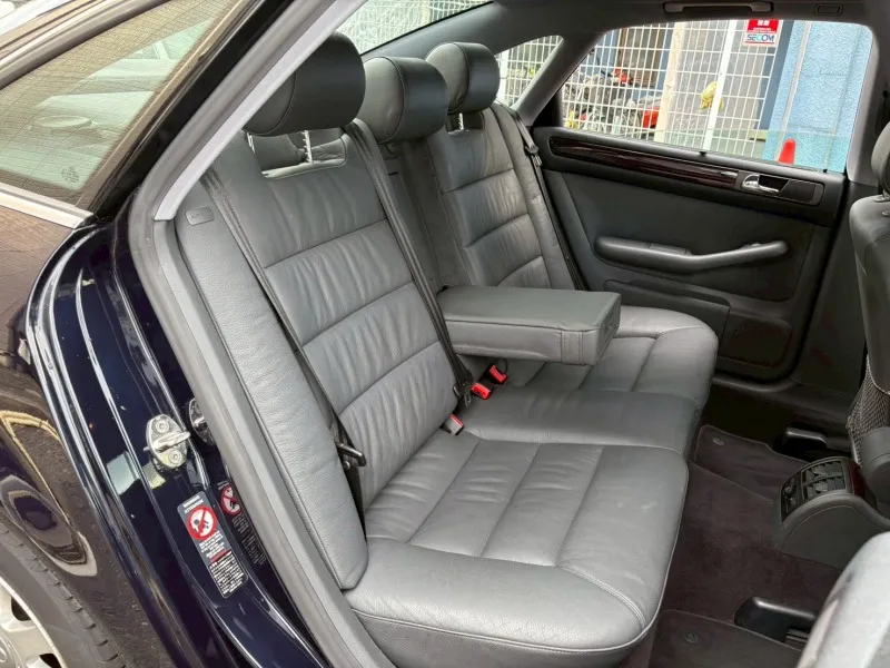 アウディ A6 2.8クワトロ