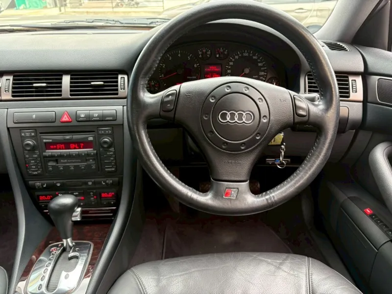 アウディ A6 2.8クワトロ