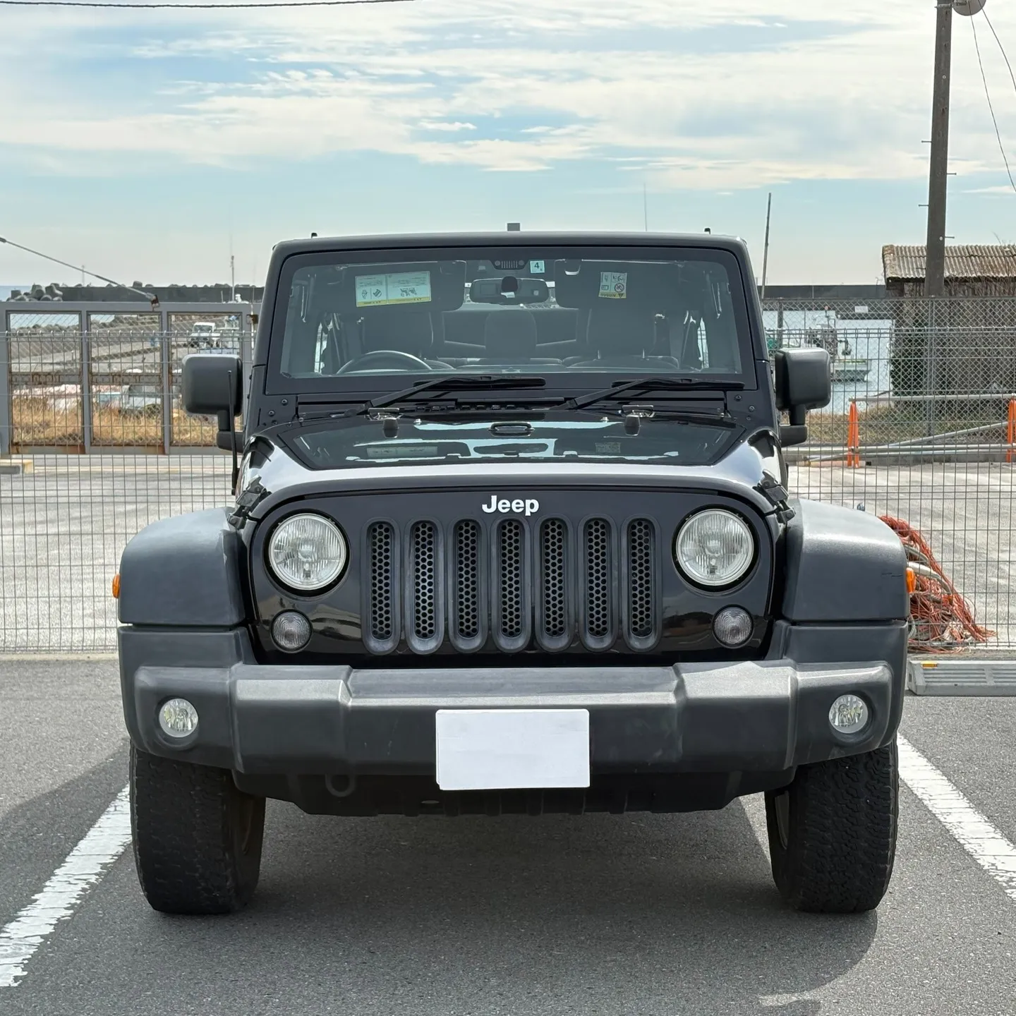 ジープ75周年を記念して75台限定で2016年に発売されたラ...