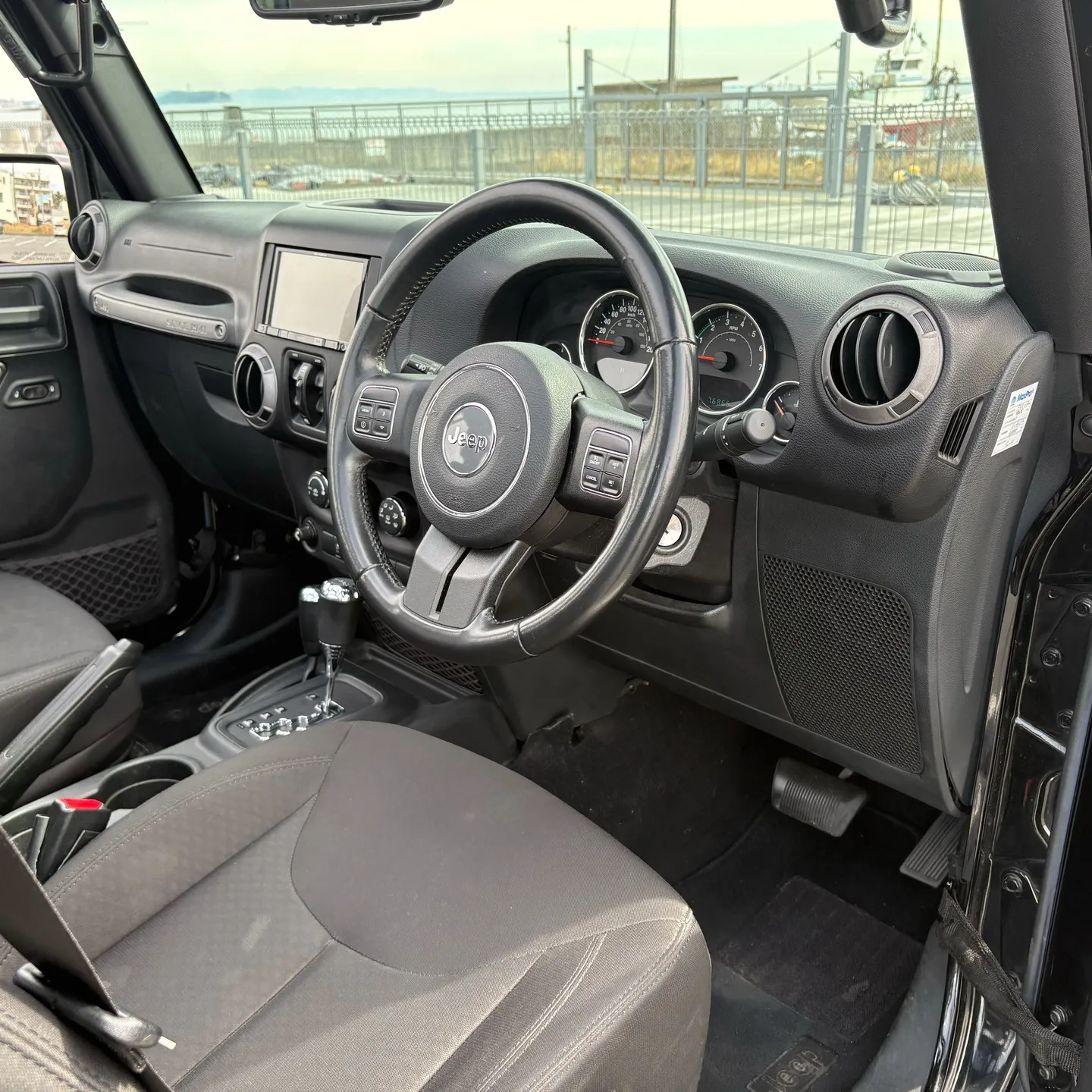 ジープ75周年を記念して75台限定で2016年に発売されたラ...