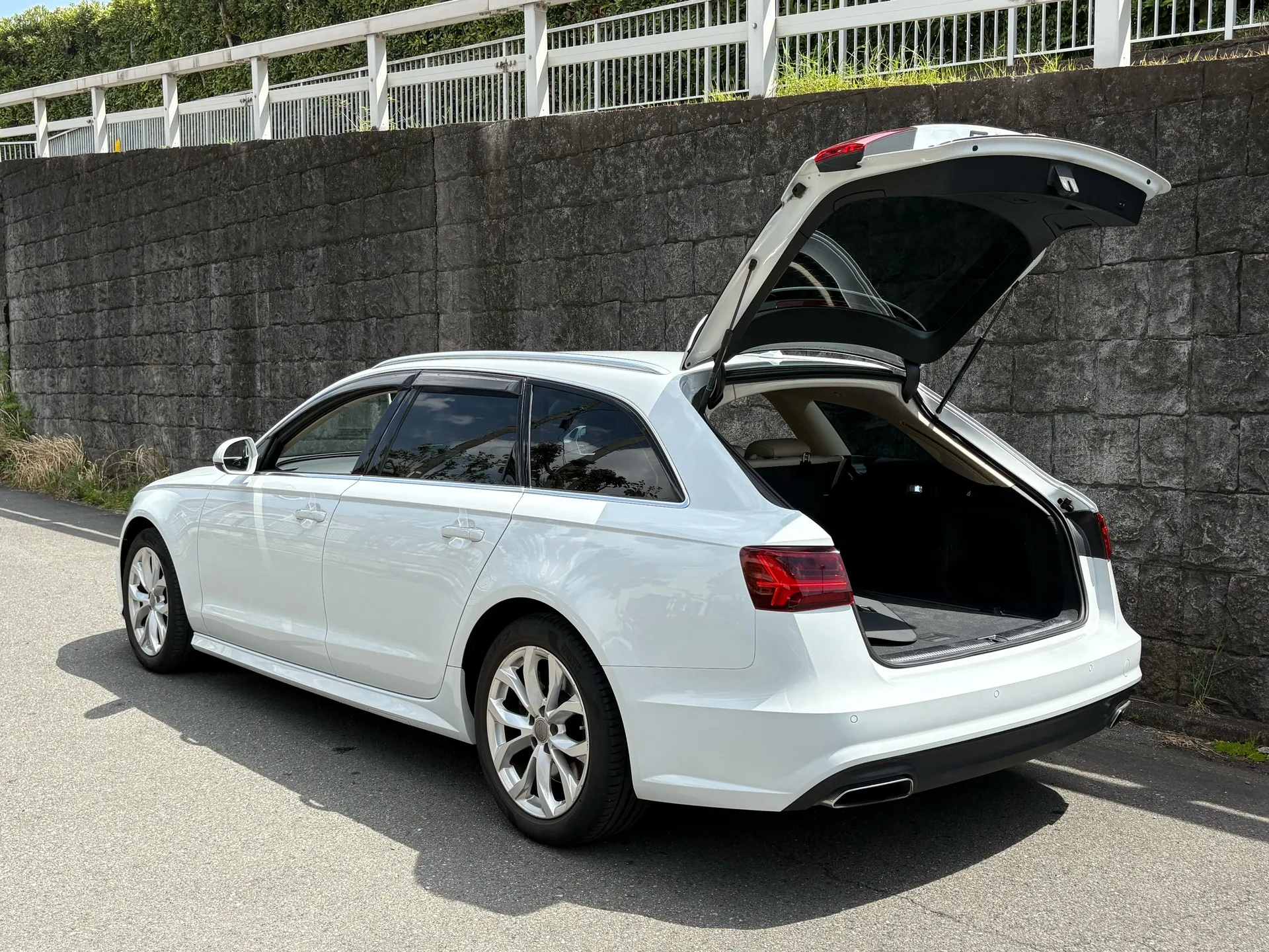 アウディA6アバント（4G後期）が入庫しました！このモデルは...