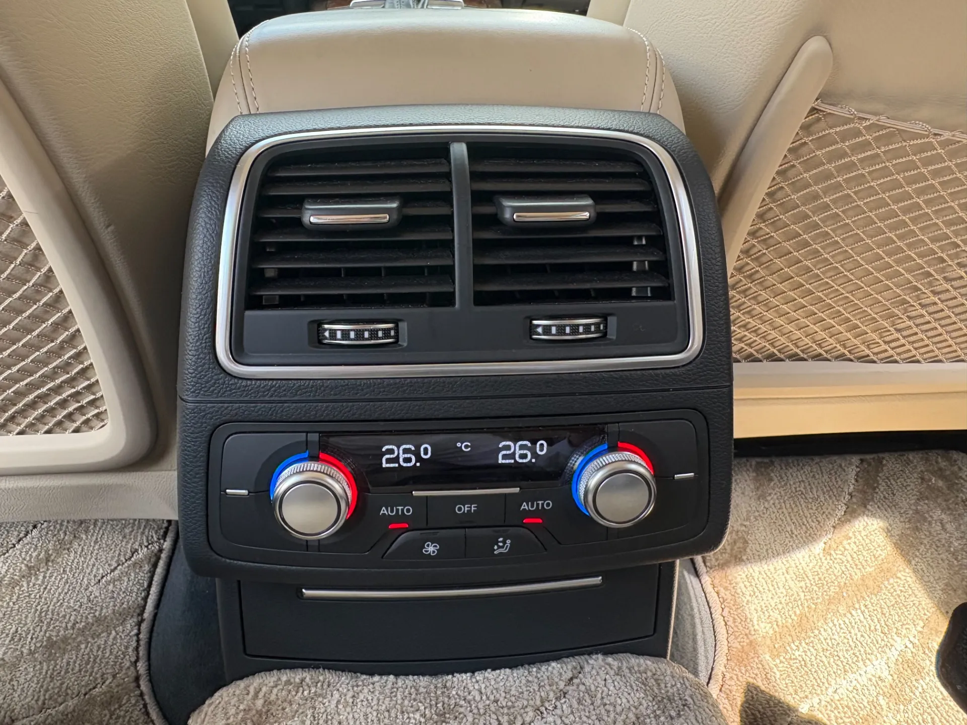 A6アバント2.0クワトロ（4G後期）